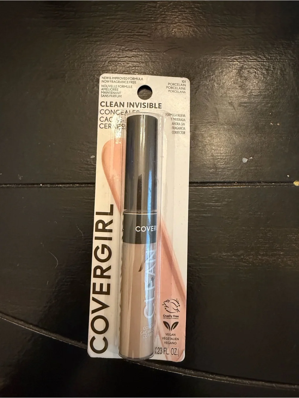 NWT COVERGIRL Clean Invisible Concealer- Color 101 Porcelain